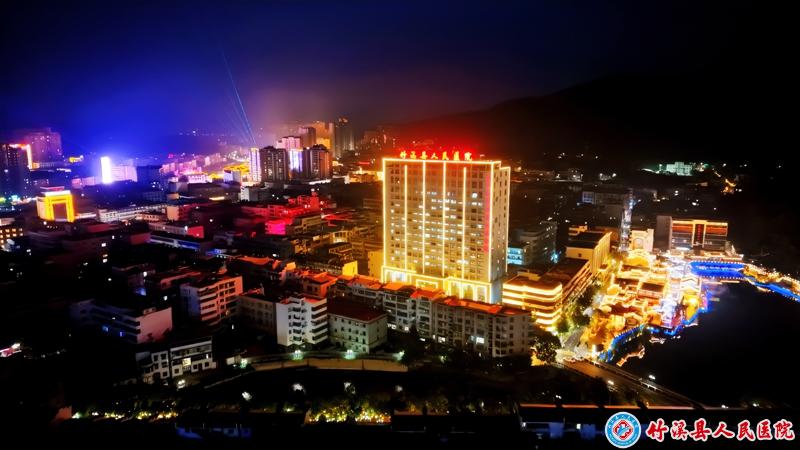 楊一鳴——竹溪人醫(yī)的光影詩章 (1)_副本.jpg