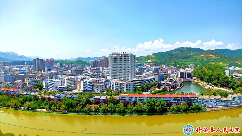 楊一鳴——竹溪人醫(yī)的光影詩章 (2)_副本.jpg